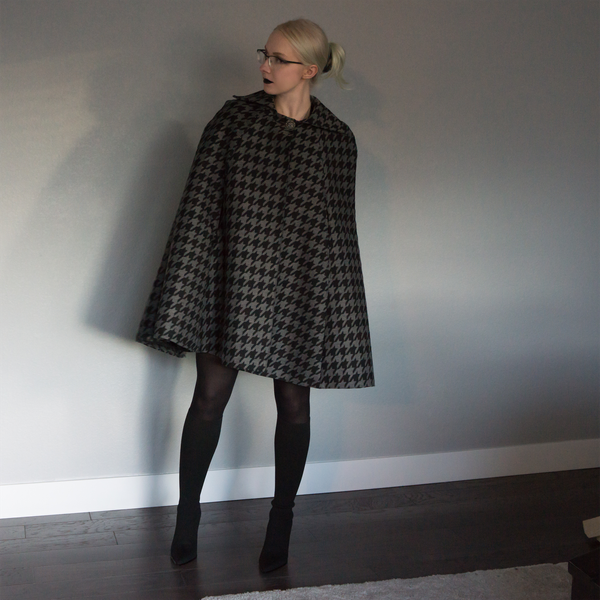 Holiday Sewing Cape(r): Vogue 8959